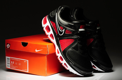 批發(fā)耐克斯運(yùn)動(dòng)鞋2010 20K四代 皮面氣墊跑步鞋，男女款時(shí)尚與功能兼?zhèn)?></a></div>
<div   id=